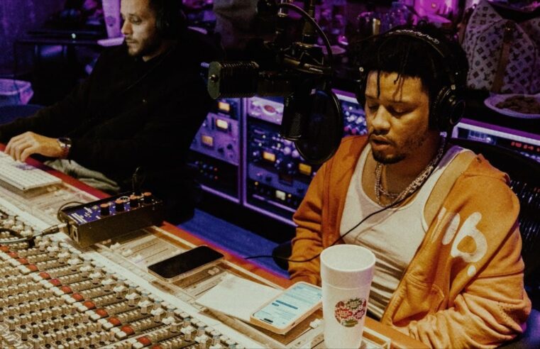 Veeze – Signed a Napkin (Official Music Video)