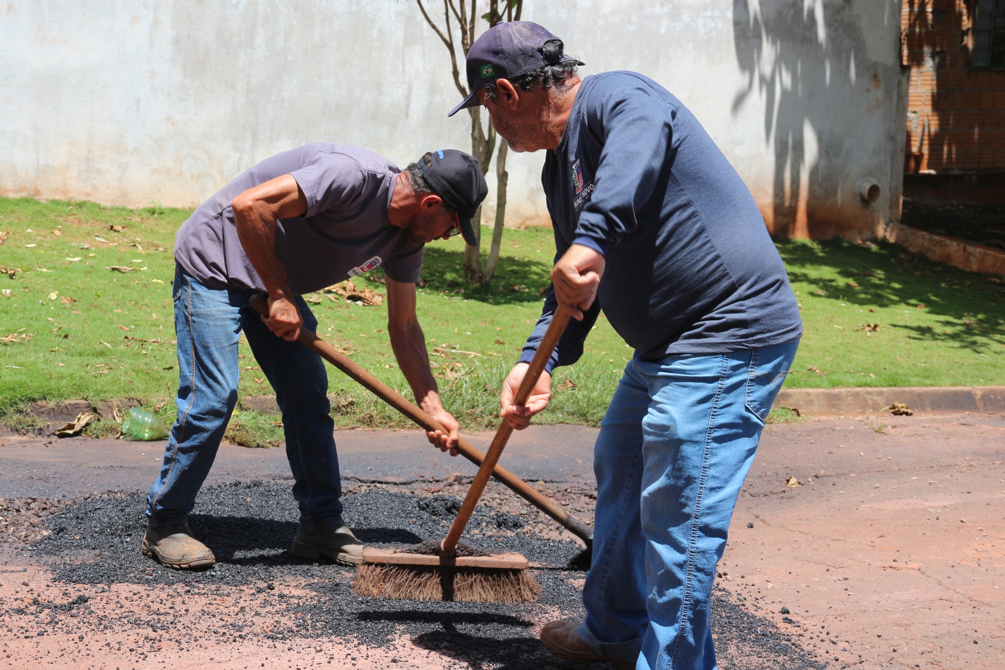 Tapa-buraco em Mundo Novo: obras avançam após chuvas