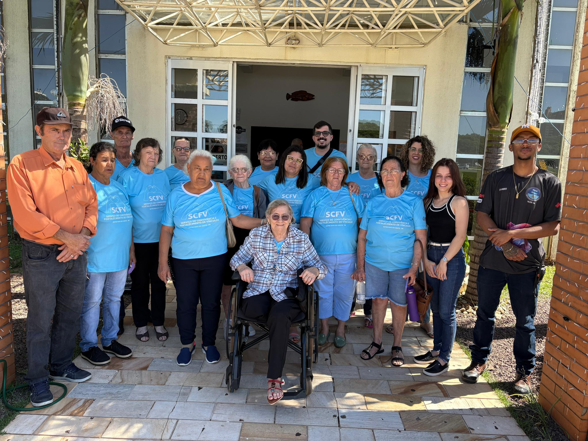 Idosos de Entre Rios do Oeste participam de passeio cultural em Toledo