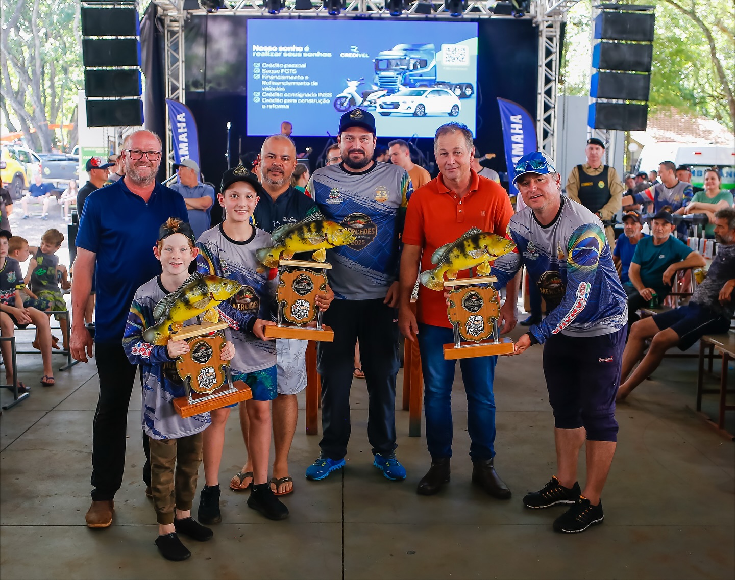 competidores torneio de pesca