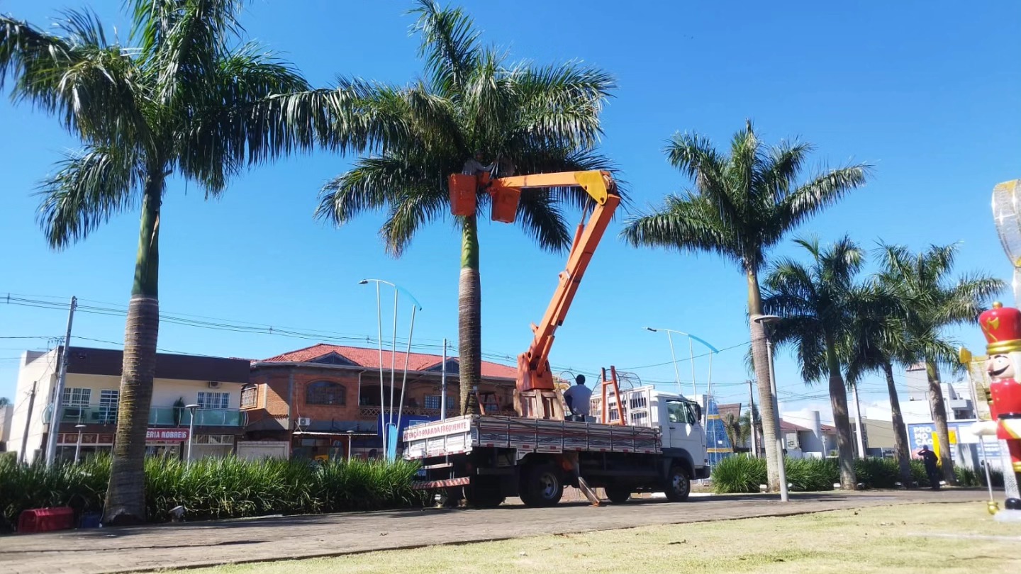 Preparativos Natal Mágico Santa Terezinha de Itaipu 2025