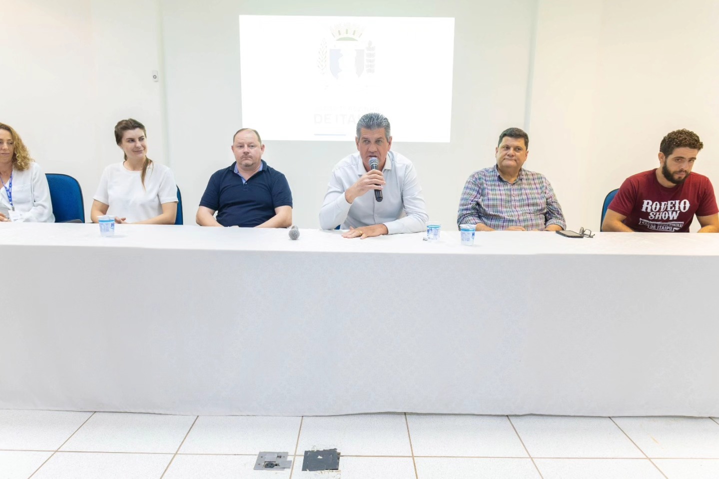 Entrega do Vale Amigão para protetores de animais