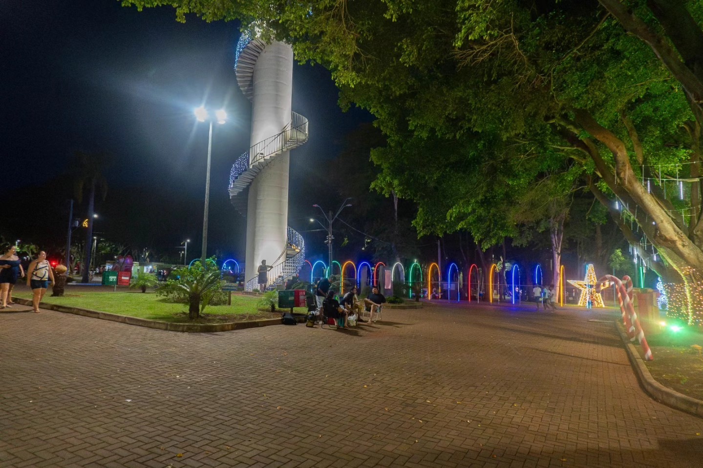Terminal Turístico Alvorada de Itaipu tem início de verão positivo 6 Camping no Terminal Turístico Alvorada de Itaipu atrai visitantes