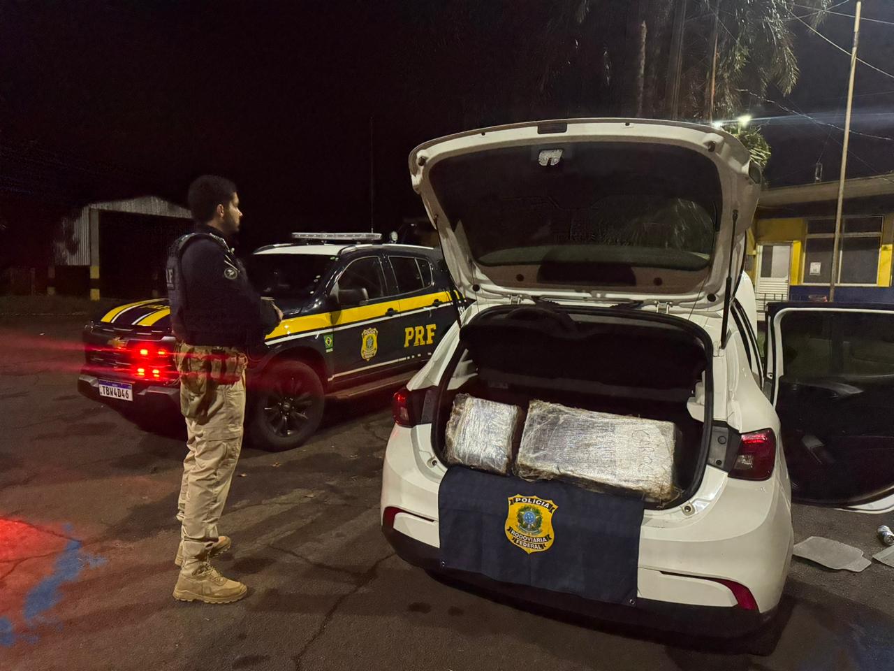 PRF apreende maconha: 203 kg interceptados na BR-277 em STI