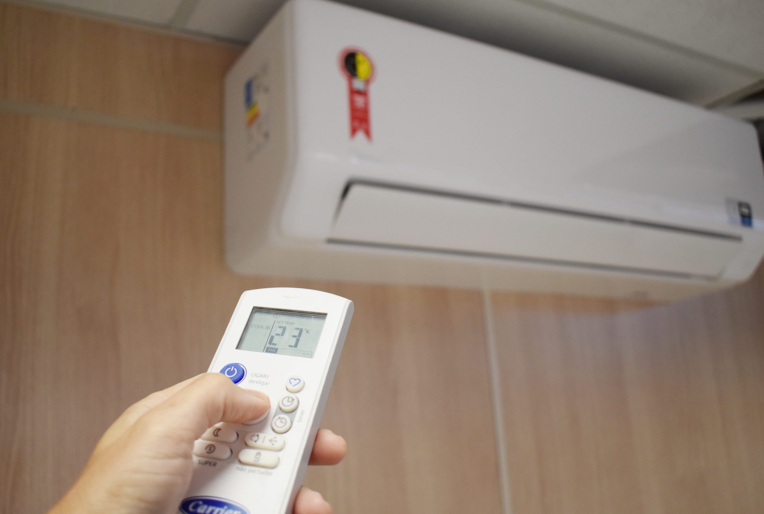 Conta de luz alta? Veja como economizar energia no verão