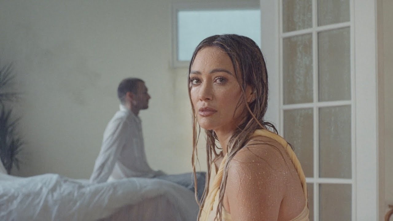 Hilary Duff – Roommates (Official Video)