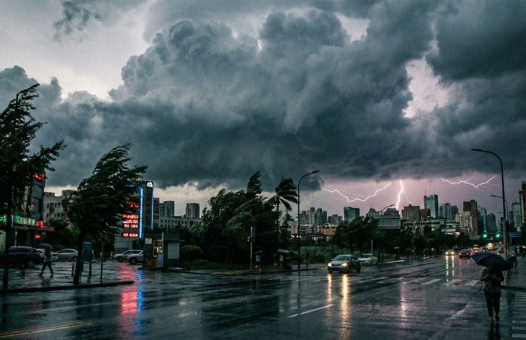 Alerta de tempestade Inmet atinge PR e SC nesta quarta