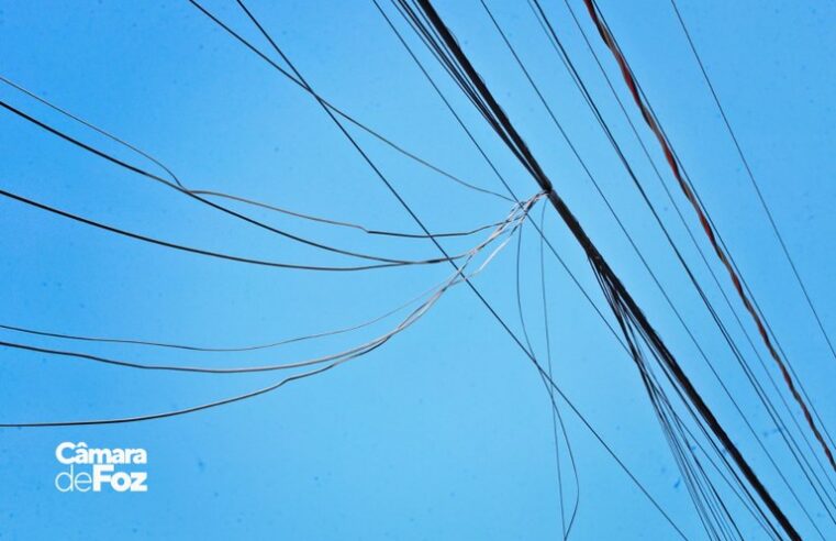 Fios soltos Foz do Iguaçu: Câmara exige retirada imediata
