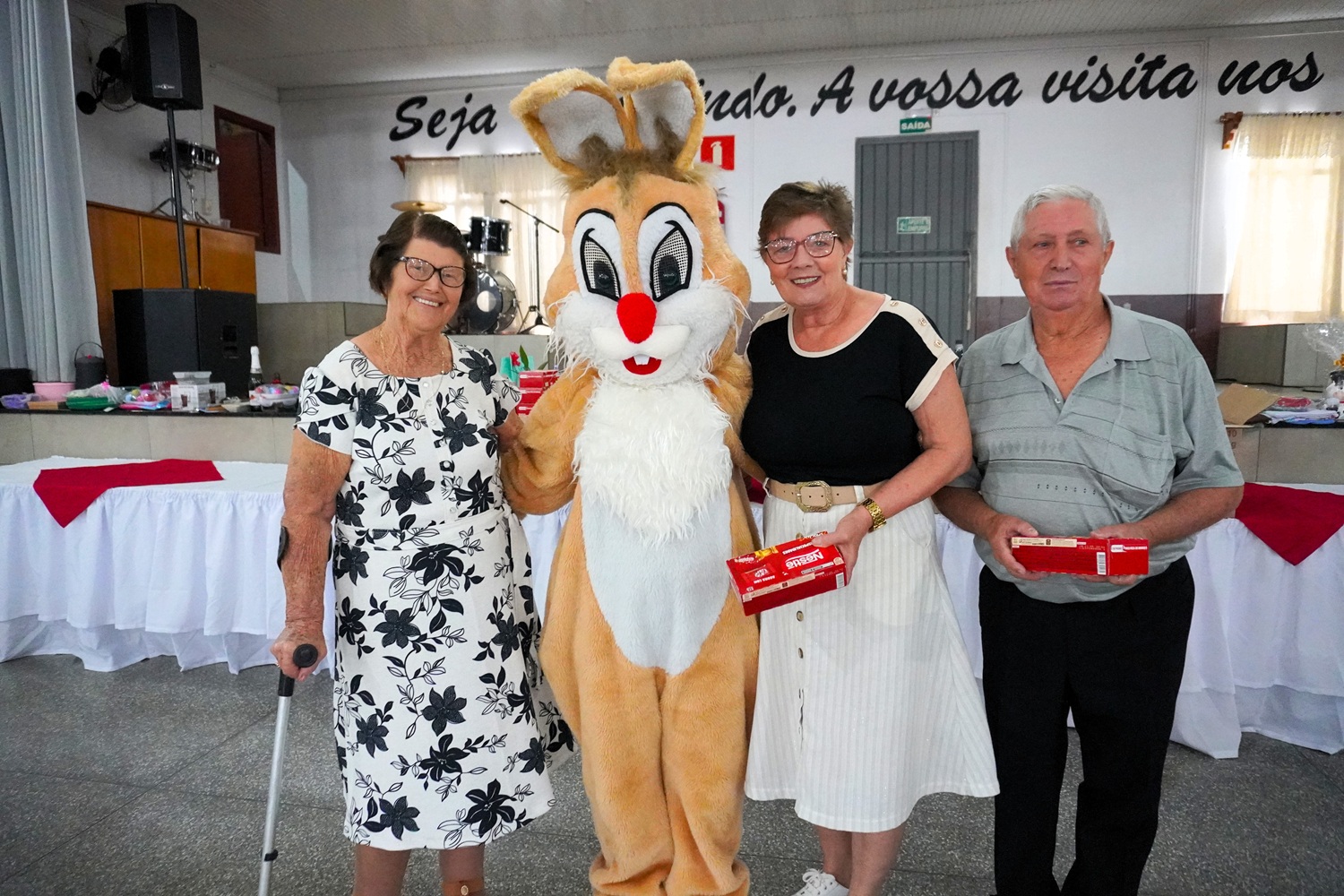 Páscoa em Mercedes: Clube de Idosos Celebra com Chocolates
