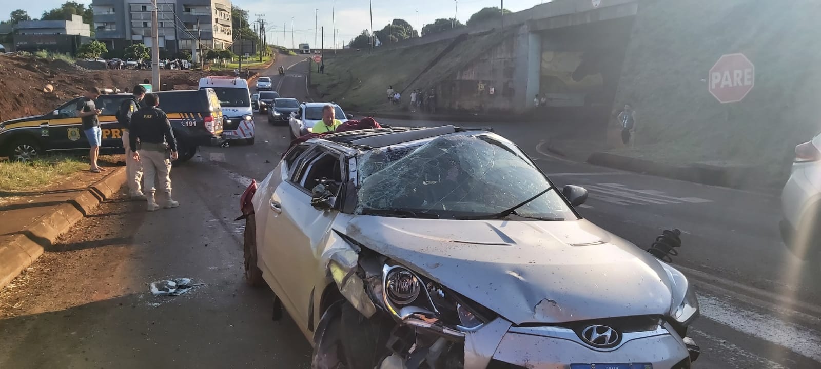 Fuga e capotamento: PRF apreende maconha na BR-277