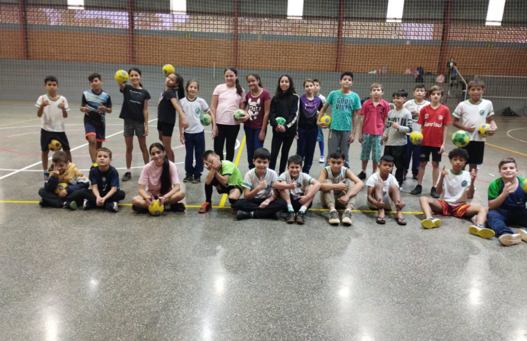 Escolinha de handebol em Missal tem aulas no Portão Ocoí