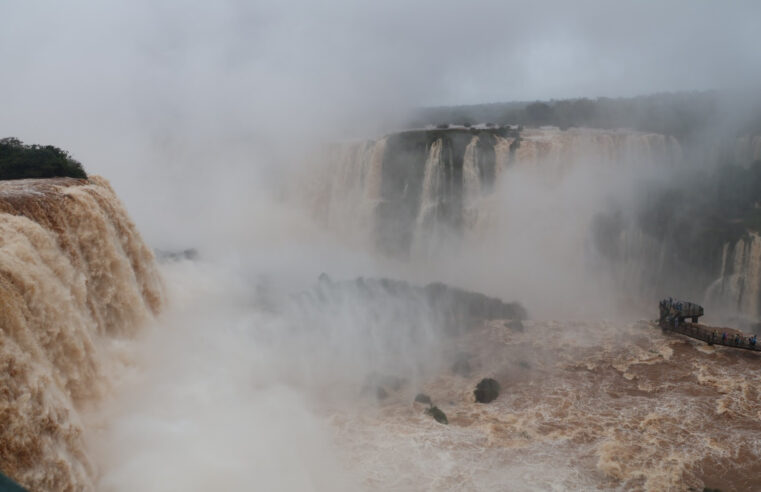 Vazão das Cataratas do Iguaçu atinge 5,7 milhões de litros