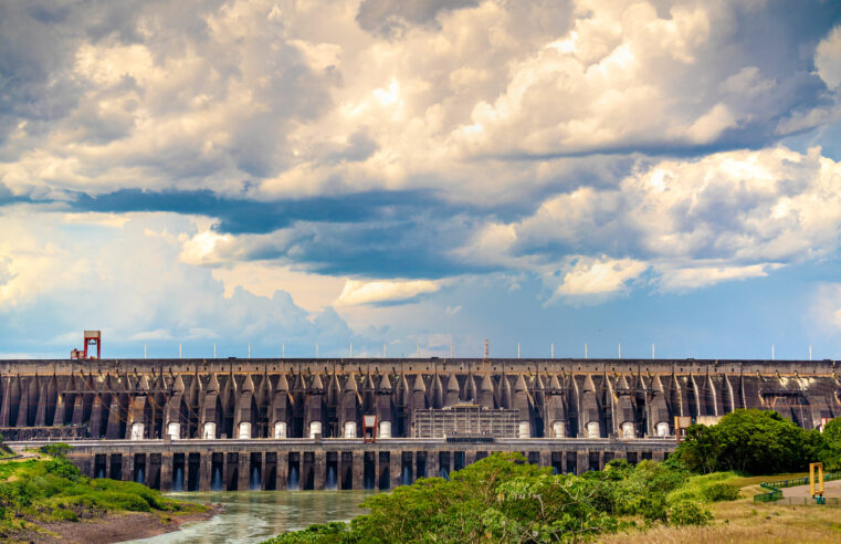 Efeito torcida: Itaipu ajusta energia nos jogos da Copa