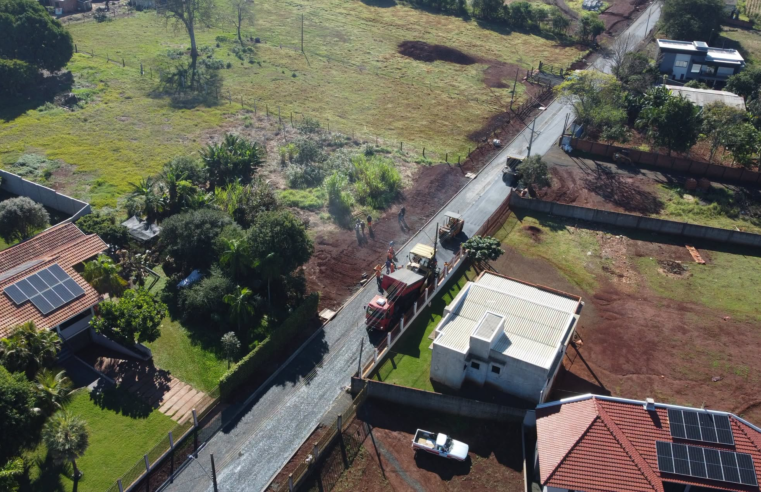 STI inicia asfalto na Rua Alcides Taparello no bairro BNH