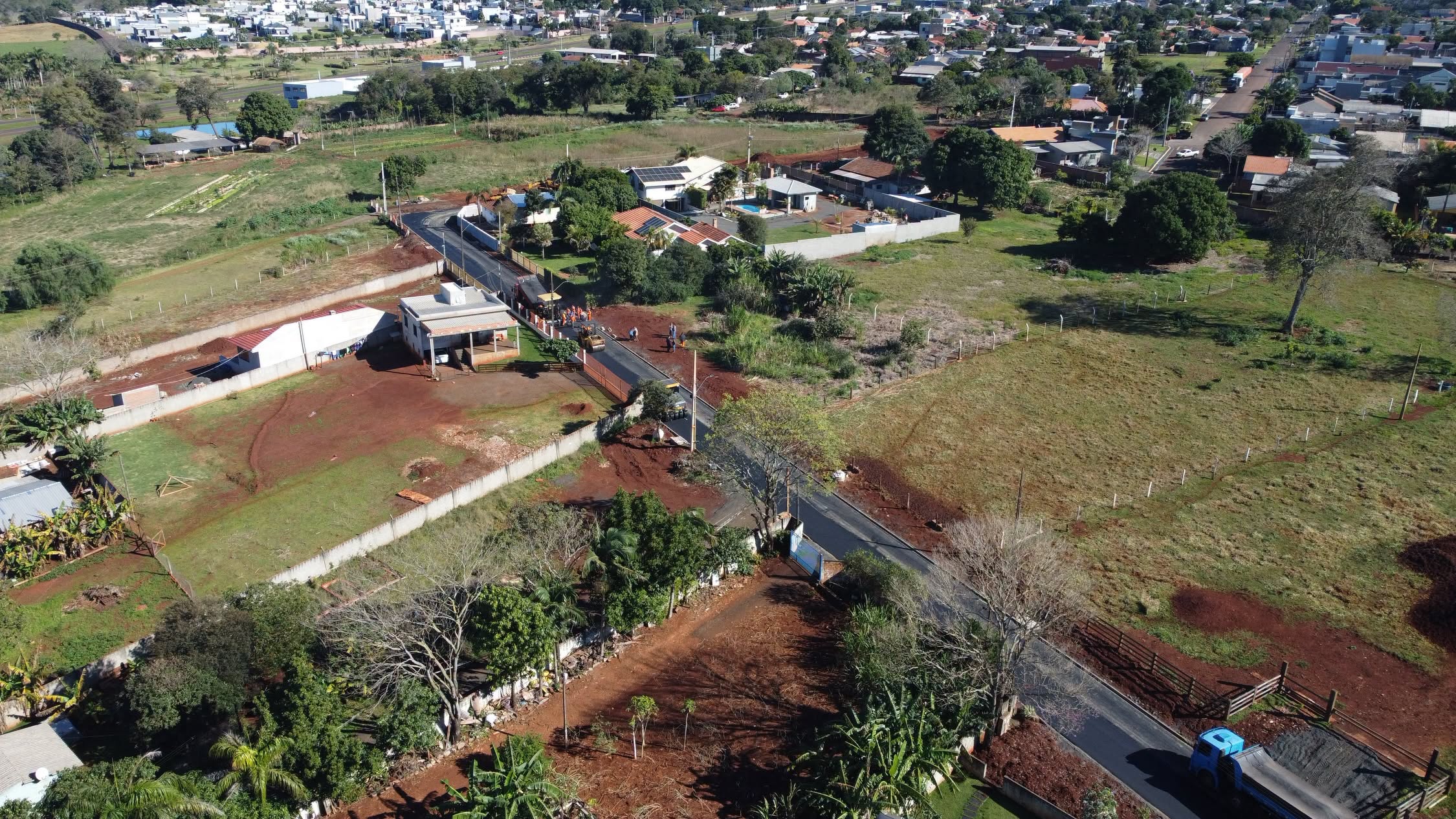 STI inicia asfalto na Rua Alcides Taparello no bairro BNH 4 747178237 1445565460924010 6876582547886875966 n