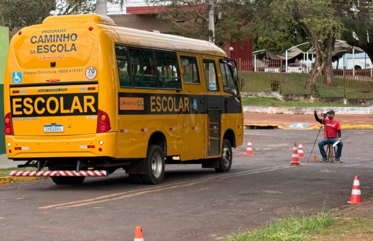 Mundo Novo vistoria 19 veículos do transporte escolar para o 2º semestre