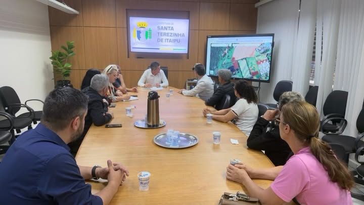 Prefeitura de Santa Terezinha atende moradores da Segunda Linha