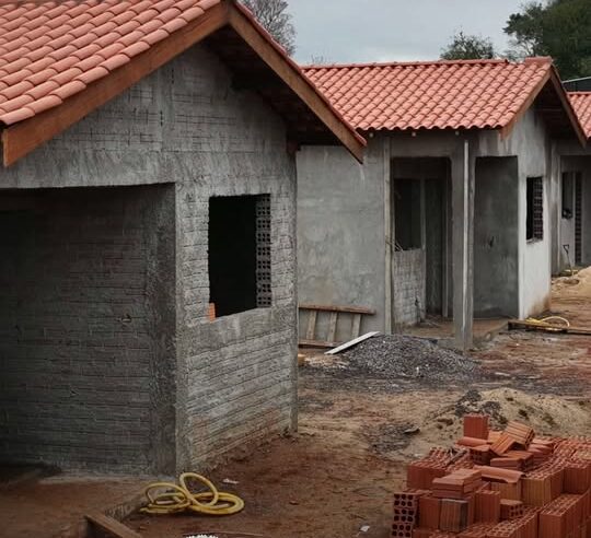 Guaíra constrói 90 casas populares com investimento federal