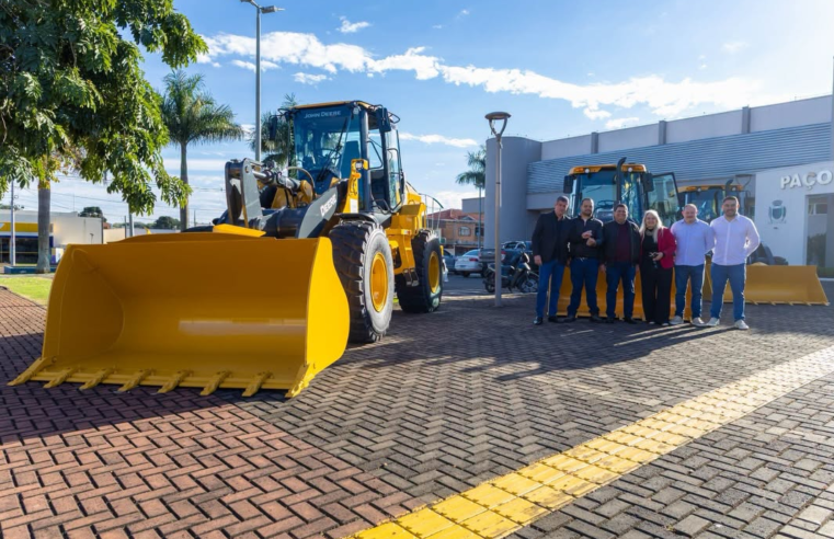 Prefeitura de Santa Terezinha Entrega Novos Equipamentos de Obras